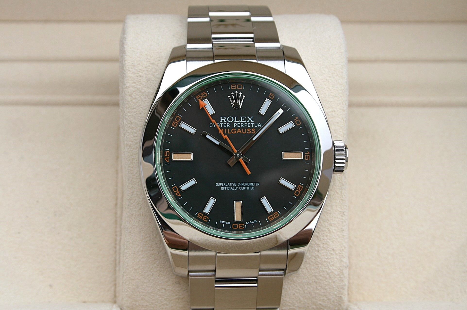 ROLEXディスプレイ Rolex 116400GV Milgauss Watch Black Dial Green Crystal